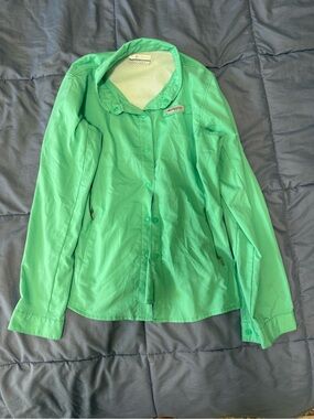 Columbia Kids PFG Sun/Fishing Button Down Shirt- size medium 10/12